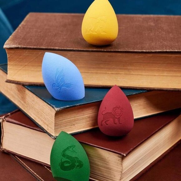 SOLD - 4pc Harry Potter Hogwarts Makeup Sponge Set Soft Teardrop New - Picture 7 of 10